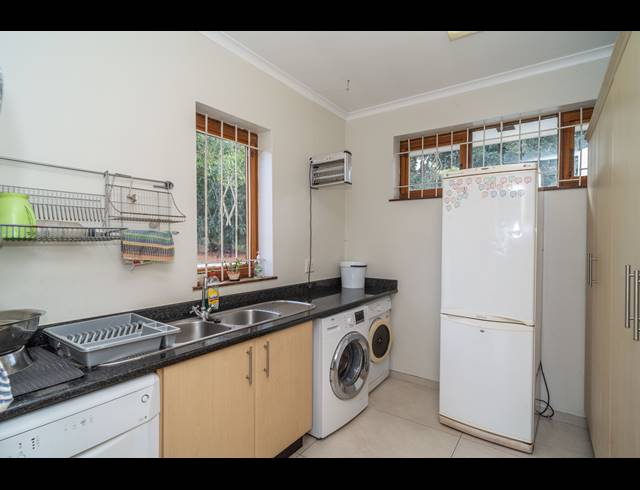 4 BEDROOM HOUSE FOR SALE IN GLENWOOD